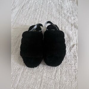 Women’s UGG slides/slippers size 7